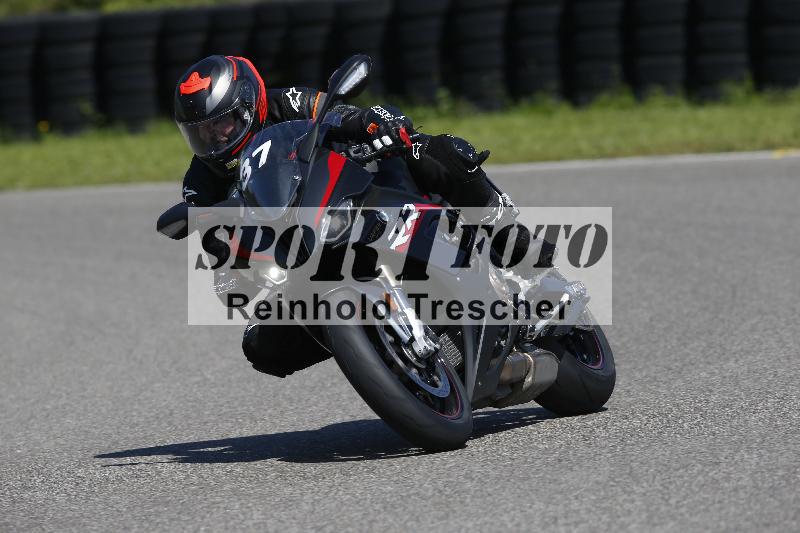 /Archiv-2024/29 12.06.2024 MOTO.CH Track Day ADR/Gruppe gelb/37